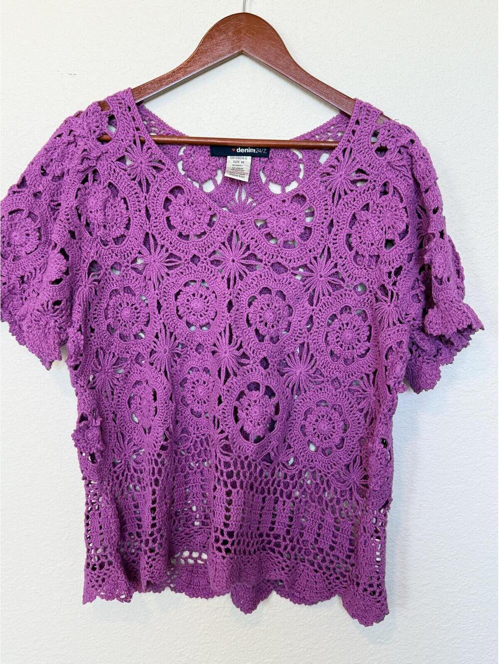 Denim 24/7 Purple Crochet Lace Top Size M Boho Floral Openwork